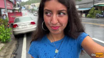 Mostohas lillebror förlorade satsningen och hans ansikte var täckt av torkad sperma medan han var ute och gick