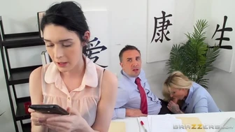 Ryan Conner hará cualquier cosa por el jefe - Brazzers