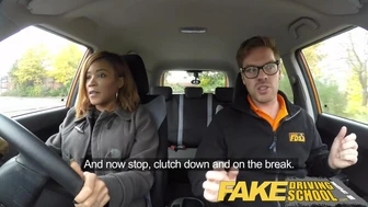 Netikras vairavimo mokykla - Londono juoda mergina moka už pamokas su seksu