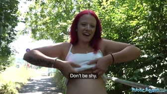 Agen Publik - cewek berambut merah fucking di bayang-bayang