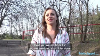 Offentlig agent - du ville ikke tro patterne på denne pige