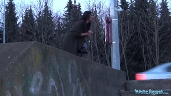 Julkinen agentti - valtavat tissit milf