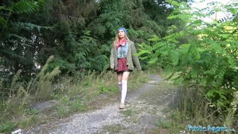 Agente pubblico, questa ragazza sta cercando il suo cane