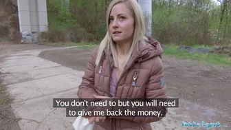 Public Agent - de blir avbrutna av en polisman