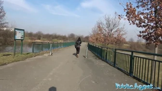 公共代理--俄罗斯女服务员