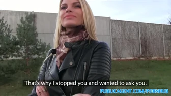 PublicAgent - Karina Groot de sexy lang blond