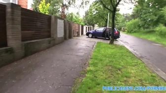 PublicAgent - hladová anglická hospodyňka