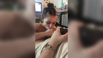 ソフィア Wolfe sucks 彼女の boyfriend's コック