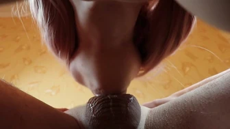 Tyttöystävä puree kovaa