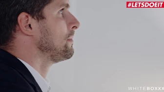 LETSDOEIT - Stacy Cruz kurva zadok na stole