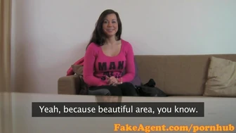 FakeAgent - falska bröst chick älskar att rida