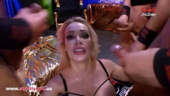 Η Chessie Kay και το πρώτο gnagbang της ζωής της