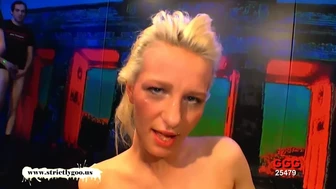 Nemecká blond teen s geek - Nemecké Goo dievčatá!