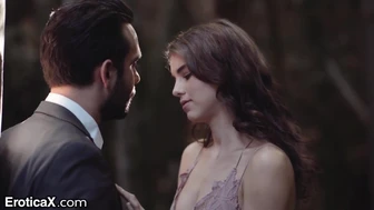 EroticaX - Ели взима секс уроци от учителя си