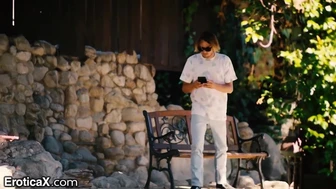 EroticaX - चलो सूरज स्नान के बजाय बकवास!