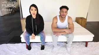 Hot guys fuck - Félvér ázsiai csaj és egy néger srác