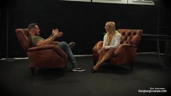 Gangbang creampie - intervista con un milf bionda