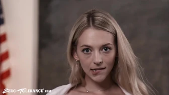 ZeroTolerance - Lily Larimar, šolarka