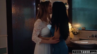 PURE TABOO - Bunny Colby podvádí svého manžela s dívkou