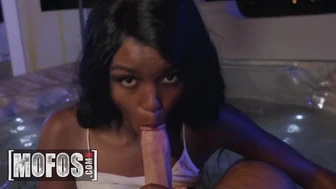 Kandie Monaee la fille noire sexy