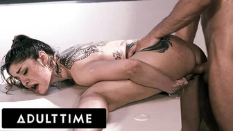 Професор Перверзник агресивно чука бившата си ученичка Ванеса Вега с огромно лице!