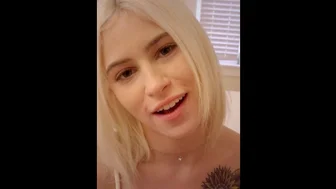 Kiara Cole sărbătorește Anul Nou învățând să mângâie penisul fratelui ei vitreg