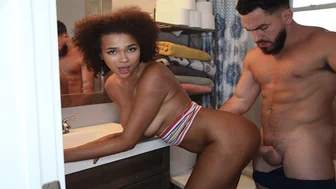 मेरे नए bitch सौतेली बहन मुझे उसके हाथ और उसके गीला बिल्ली की पेशकश कर रहा है