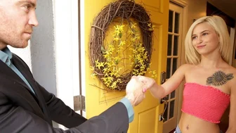 Egy perverz csapdába ejtése a tini Kiara Cole segítségével