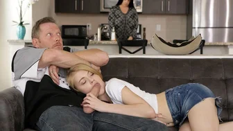 Prins futându-și fiica vitregă de Ziua Tatălui