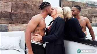 Érett bianca imádja a fiatal, nagy farkat