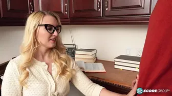 Quente 40 Julia Robbie eo jovem cara