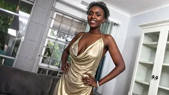 Amatőr néger csaj tökéletesen teljesít a castingon pov-ban