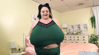 Šťastný děda žije v divokém obráceném gangbang se čtyřmi tlustými dívkami