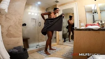 Humble Emme Zoey Sinn esimene squash Tyler Nixon