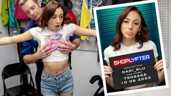 Mostafa ir apsargs, mīl iet cauri viņas nerātns pameita