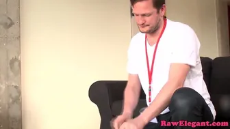 Elegante massagem de beleza húngara desiste anal