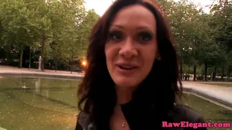 Tõeline Euroopa ilu korstnavalgustatud musta sabaga