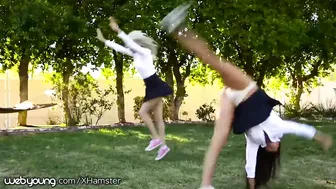 Elsa Jean şi Karlee Grey chiulesc de la şcoală pentru că linge păsărica