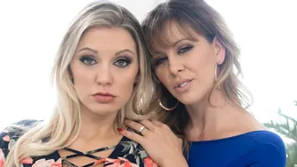 Surorile vitrege lacome se împart în dorinţe lesbiene