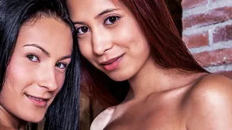 Lexi Dona és Paula Shy forró leszbikus játékai