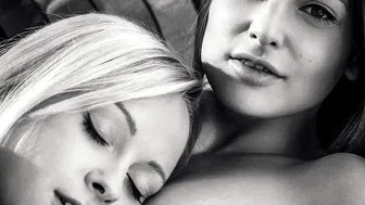 Naomi Nevena un Talija Kā karsti lesbiešu apskāvieni