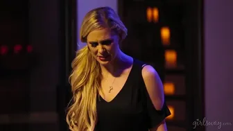 Cherie Deville og Mercedes Carrera hot lesbisk fetis eventyr