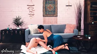 Lacy Lennon fica preso com dedo duplo e punho