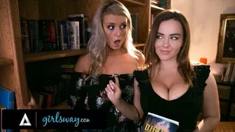 Natasha Nice og Victoria Steffanie lesbiske spill utover å studere